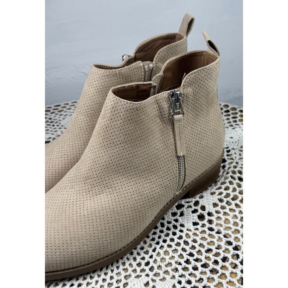 Ladies Ankle Booties Size 8.5 M Beige by Universal Threads Zip-up sku 3336 - Picture 6 of 8